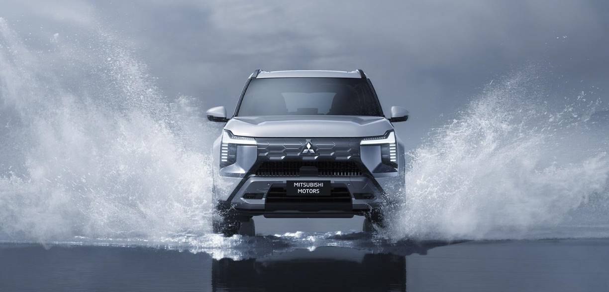 NHẬN GIÁ LĂN BÁNH MITSUBISHI DESTINATOR