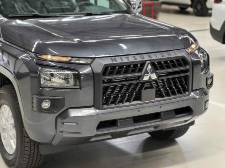 Mitsubishi Triton 4x2 AT GLXz6371140767945_d13a42b5df5f20f92347682823226b19