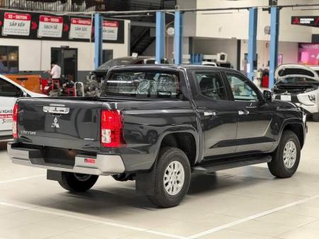 Mitsubishi Triton 4x2 AT GLXz6371140784735_47c3f69edd6aa3ccea1f2f407c31c619